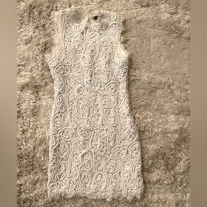 Textured white minidress, sexy & sophisticated!🥰One of my absolute favs! Size M